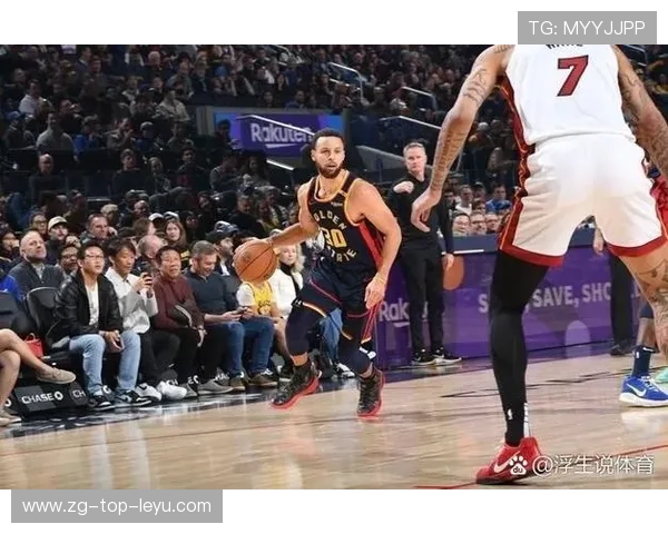 库里最后一投命中，金州勇士替补席起身